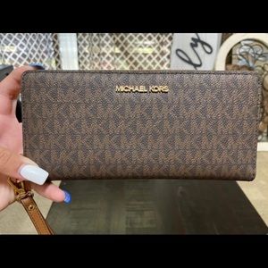 New with tags! Micheal Kors wallet